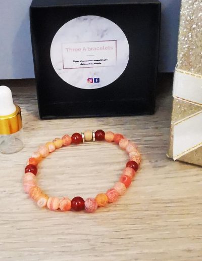 bracelet élastique perles fire dragon agate et perles red crystal