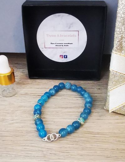 bracelet élastique perles lake blue et menotte argenté en acier inoxydable en acier inoxydable