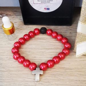 bracelet élastique perles rouge brillante et croix argenté en acier inoxydable