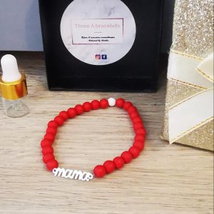 bracelet élastique perles rouge verre mâte et mama en acier inoxydable argenté