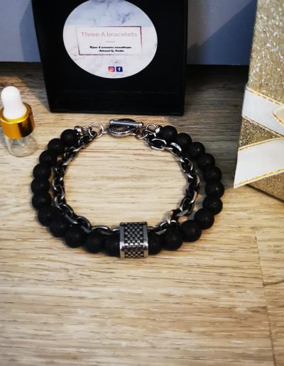 bracelet en acier inoxydable et perles de lave noir