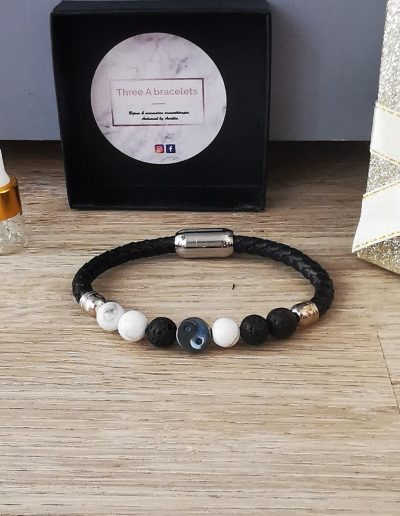 bracelet en céramique et simili cuir avec yin et yang argenté en acier inoxydable et perles howlite et perles de lave noir et argenté