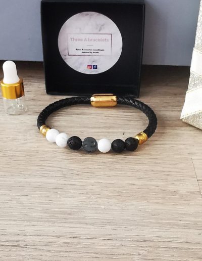 bracelet en céramique et simili cuir avec yin et yang argenté en acier inoxydable et perles howlite et perles de lave noir et doré