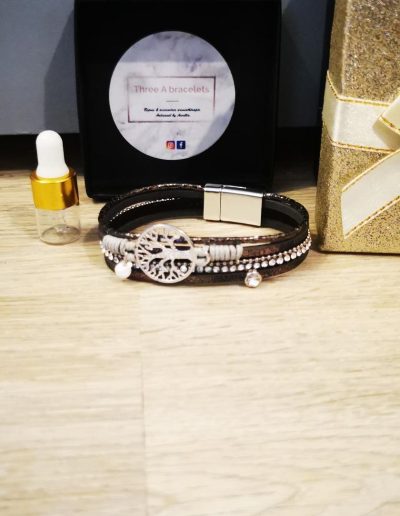 bracelet femme simili cuir gris anthracite avec fermoir en céramique et abre de vie argenté, strass et une perle de lave blanche 4mm