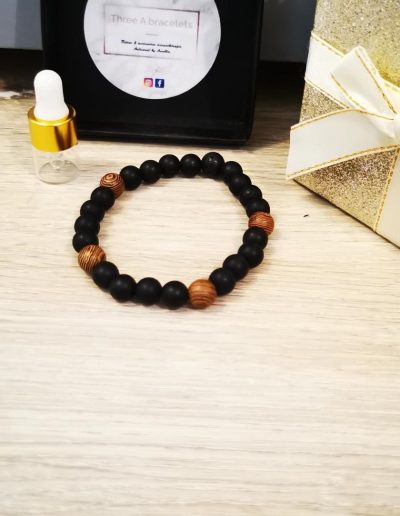 bracelet homme élastique perles de verre noir mâte et perles en bois 8mm