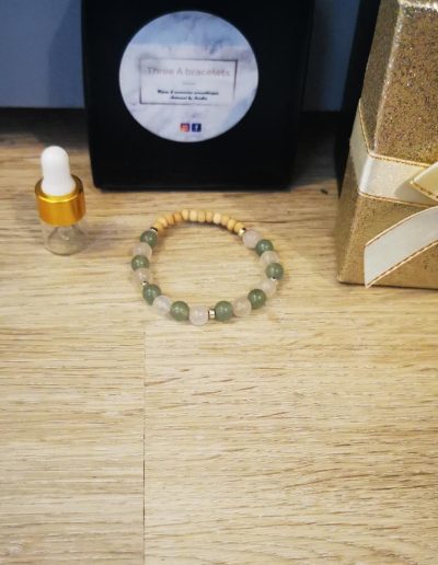 bracelet jade rose et verte 6mm, séparation argenté en acier inoxydable et perles en bois de cèdre 4mm