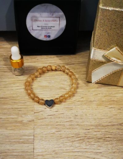 bracelet perles de citrines 6mm, coeur argenté en acier inoxydable et perles en bois de cèdre 6mm