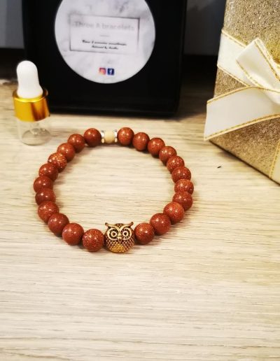 bracelet perles du soleil camel avec hiboux doré et perle en cèdre 8mm