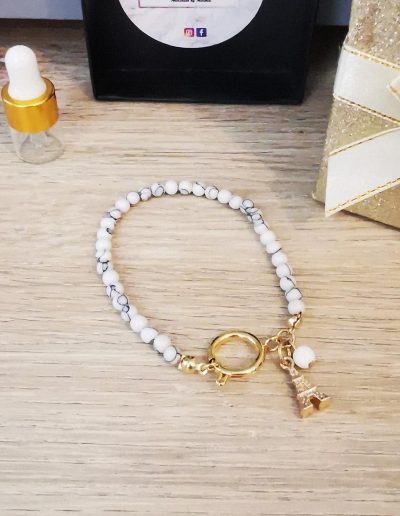 bracelet sur fil nylon non élastique avec fermoir en acier inoxydable, perle howlite avec tour eiffel