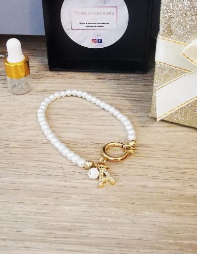 bracelet sur fil nylon non élastique avec fermoir en acier inoxydable, perles marbre blanc avec a strass