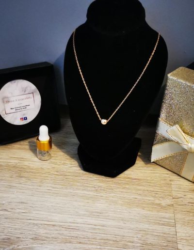 collier acier inoxydable doré et une perle hématite doré 6mm